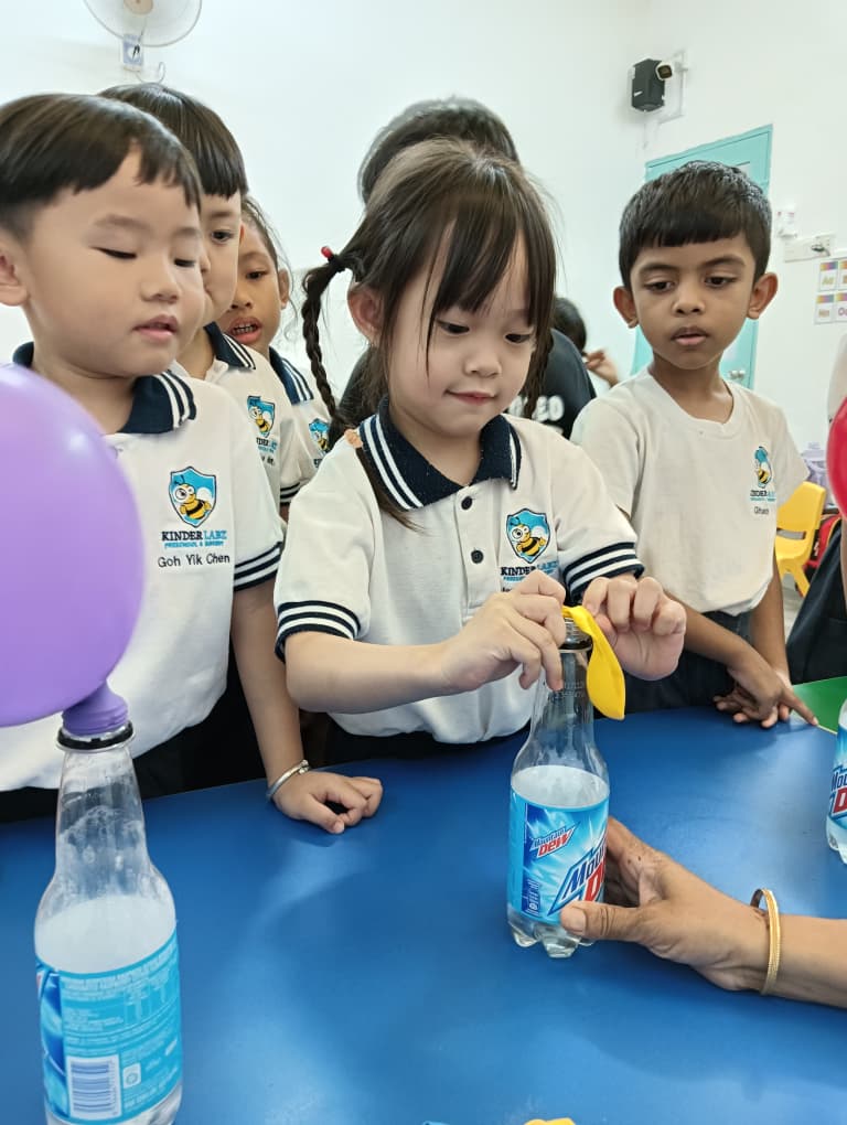 It's time for our fun Holiday Programme! ✨
